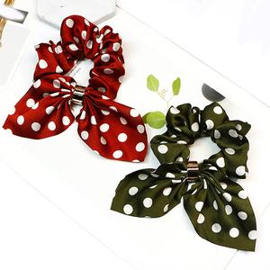 Goma pañuelo lunares