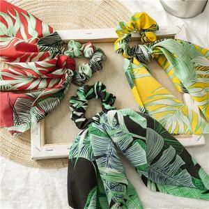 Goma de pelo pañuelo estampado